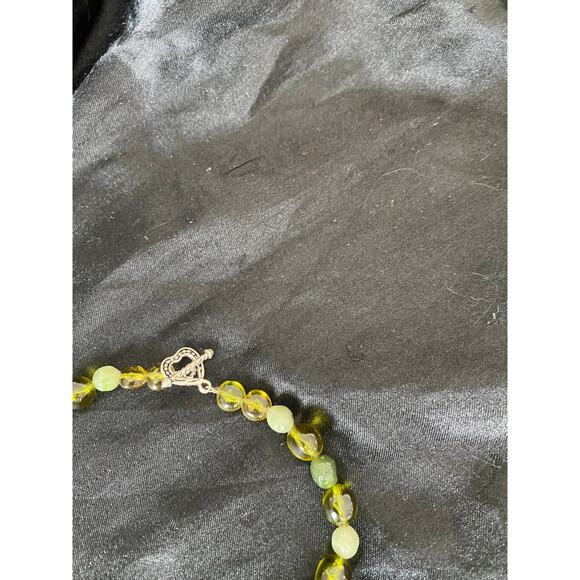 Green necklace, just a necklace - Picture 2 of 6